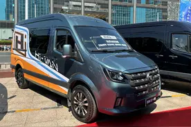 新款福田图雅诺实车，换装新前脸、新内饰，侧滑门，搭载2.0T动力图片