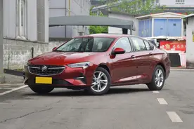 体验别克君威入门版，车长超4米9配1.5T动力，价格不贵家用挺适合图片