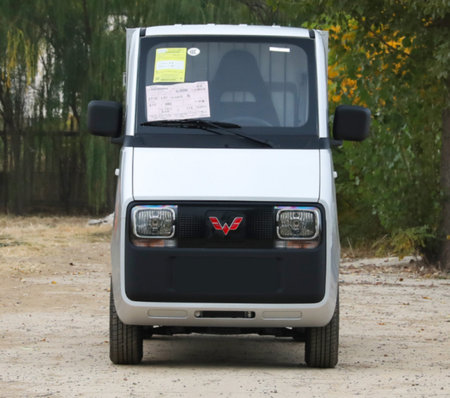 上汽通用五菱e10上市,三轮车市场迎来冲击,是否值得购买?