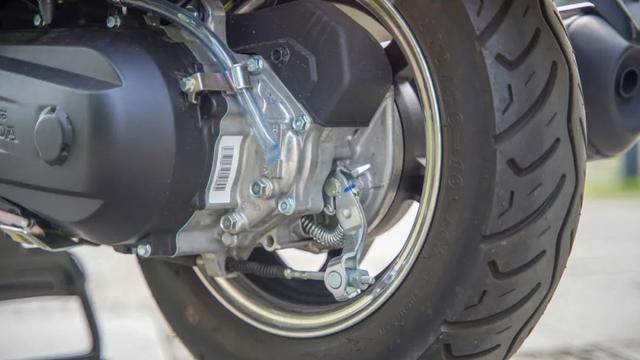 一万出头的高颜值本田复古踏板——新大洲本田NS125LA静态评测