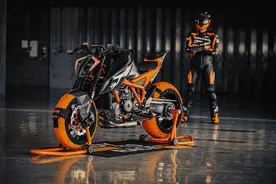 2023北京国际摩托车展：KTMR2R 1290 SUPER DUKE RR图片