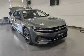 迈腾B9实车到店，大过雅阁+大疆智驾，配三大屏+哈曼卡顿图片