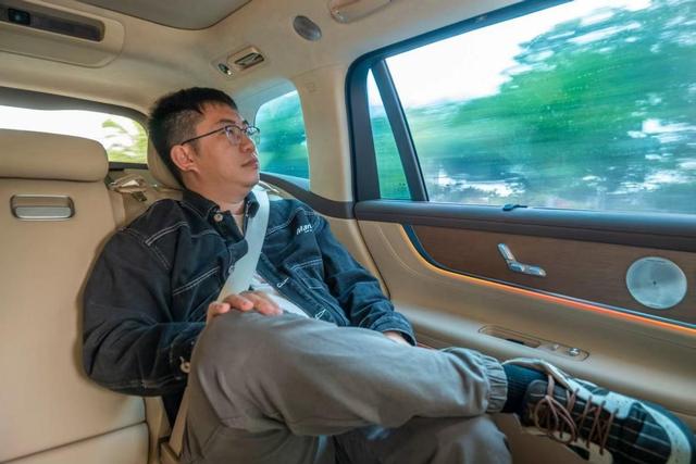 轻松游大湾区宜居城市，开问界M9向珠海出发