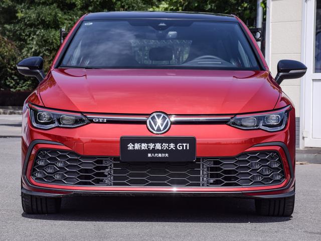 圈速超越领克03+！只要13.8万起的影豹R 真的值得买吗？