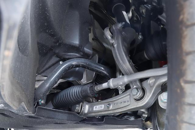 B级车选燃油还是新能源，奥迪A5L	，华为辅助加持的燃油车是真的香