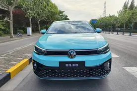售价99990元起，上汽大众朗逸新锐上市，搭载1.5L+6AT动力组合图片