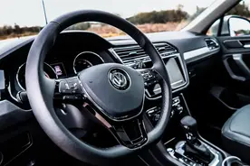 19款途观L更换启动电瓶图片