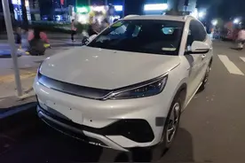 比亚迪元Plus街头现身，颜值在线，内饰全新设计，最高510km续航图片
