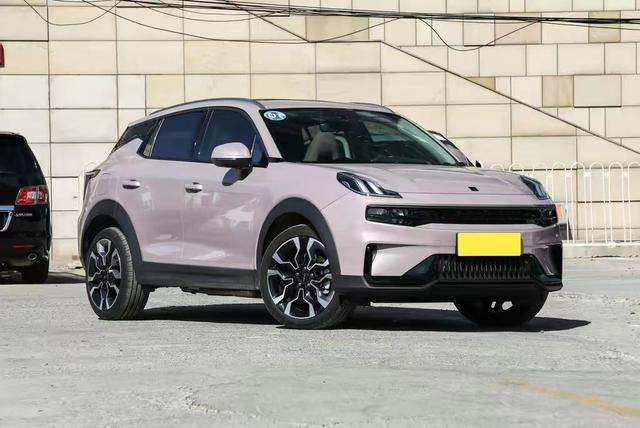 体验领克06 PHEV，颜值高还省油，顶配售价17.18万，值得入手吗？