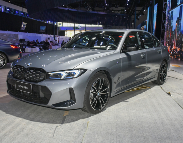 宝马3系价格及图片,售29.99万起,远看像5系,全系2.