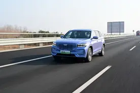 具有“双电机串联锁定”能力，试驾星越L Hi·P雷神增程电动SUV图片