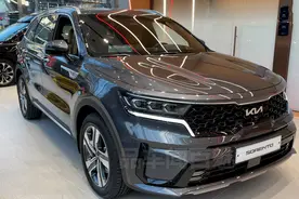 新款起亚索兰托实车，新车标加持，造型气派，2.5T动力还带四驱图片