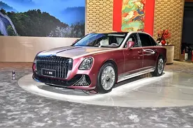 红旗旗舰轿车来了，顶配186万，配4.0T V8引擎，能竞争迈巴赫S级？图片