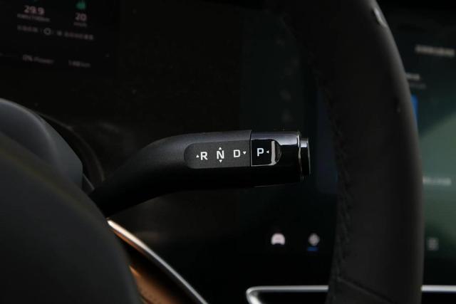 特斯拉Model Y对比飞凡R7，都是30多万，新手司机该怎么选？