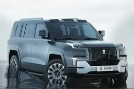 国产大G越野性能测试：比亚迪仰望R1沙漠冲顶毫不费力，大G平替者图片