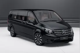 新款奔驰威霆正式上市！提供7/8/9座布局，售价29.38万元起图片