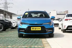 上班族买一辆省油的轿车就行，广汽丰田雷凌安全还舒适图片