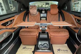 上门昆明，迈巴赫S480改装四座、20寸大饼轮毂，气场颜值的写照图片