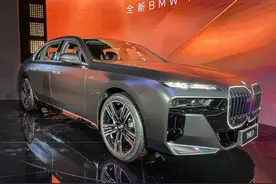 CLAR架构下的大胆尝试，实拍全新宝马740Li图片