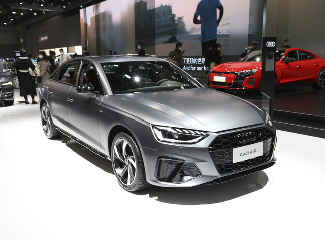 67奥迪终于厚道了!新款a4l 32.18万起售,能挽回销量吗?
