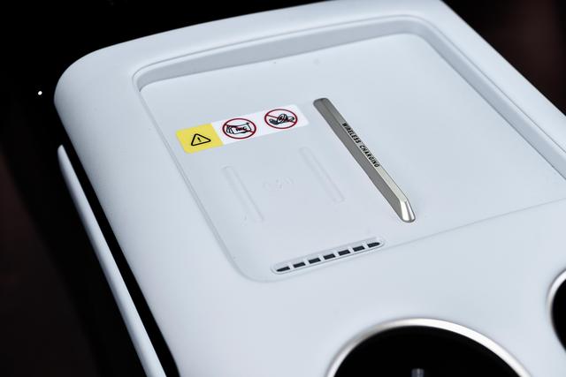 "入门即满配"，华为乾崑ADS 4+鸿蒙座舱，2026款阿维塔07