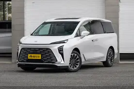 别克GL8 2025款 ES陆尊 2.0T 尊享型车型大概如何？图片