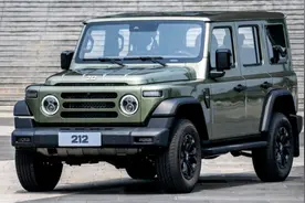 硬刚坦克300，全新212售价13.99万起，能行么？图片