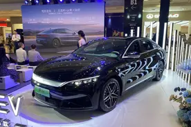 16.58万起，后悬升级五连杆，可选激光雷达，2025款比亚迪汉来了图片