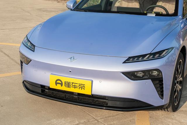 颜值智能操控三在线 东风奕派 eπ007+ 15 万级智美轿跑新选择