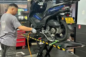 豪爵UHR11000公里保养纪实图片