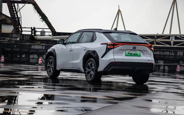 试驾广汽丰田bZ4X，这是全新的纯电SUV体验