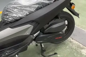 预算1万出头？试试平替雅马哈NMAX：水冷电喷，10L油箱，还配ABS图片