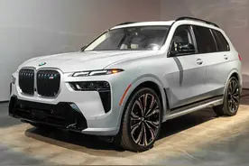 新款宝马X7 M60i实拍，质感变化明显图片