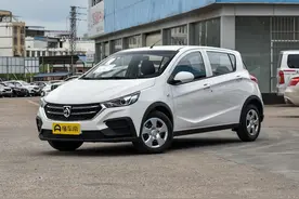 售价4.09万元起，搭载1.2L四缸发动机，2020款上汽通用宝骏310图片