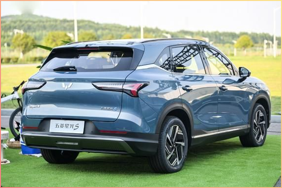 10万落地买SUV，闭眼选！动力强、空间大、配置高，油车党放心冲