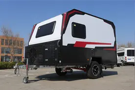 全铝打造配泥地胎！车内无胶无味住4人，长仅3米3的越野拖挂房车图片