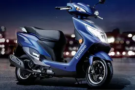 售价7780元，豪爵UCR新车上市：配CBS联动刹车，百公里油耗1.92升图片