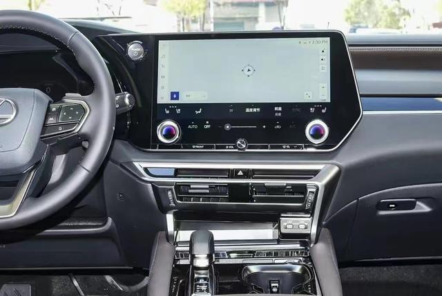 雷克萨斯RX PHEV：售价54.90万，搭载2.5L插混动力，可以考虑吗？