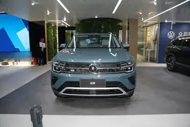 大众途昂降至21万多，都快和途观L一个价了，这车到底值得买吗？图片