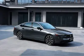 20万级的中级轿车 还是老三样才香——第11代本田雅阁图片