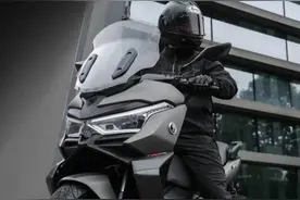 搭载宝马发动机，无极SR4 Max新款上市图片