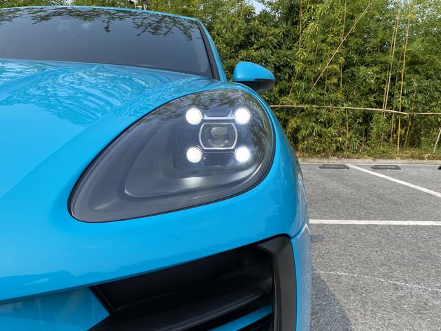 2020款 迈阿密蓝 保时捷 Macan 2.0T