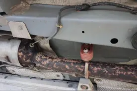 比亚迪汉DM22年1月8日购车,7月9日首保,底盘大部分锈蚀惨不忍睹！图片