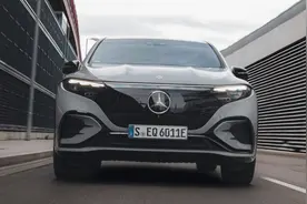 德国媒体实测奔驰EQS SUV：你可能觉得不好看，但人家的实力真的强图片