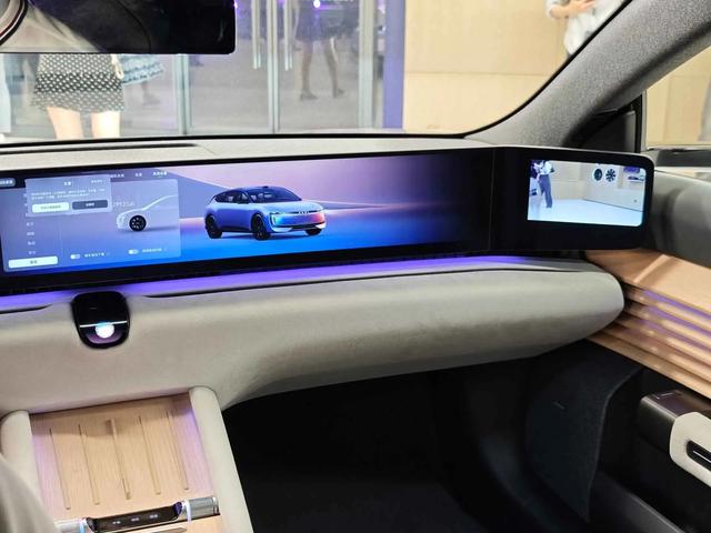 奥迪破釜沉舟！配quattro四驱+空气悬架+3秒级破百，才卖27.99万