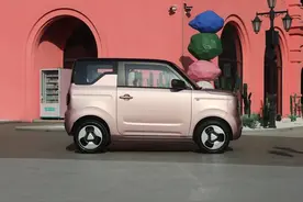 2023款吉利熊猫MINI新春版，5.58万标配快充和全景天窗图片