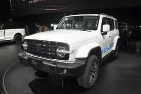 油耗问题终于解决，坦克300HEV版发布，打造新一代硬派SUV图片