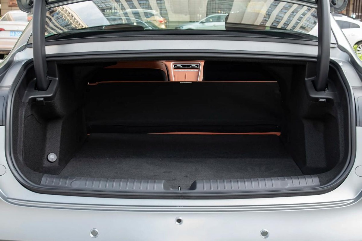 比亚迪汉DM 对比 奇瑞风云A9L 落地价分析_比亚迪