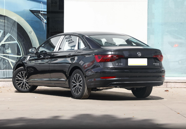 开了1年的大众速腾，第一次开艾瑞泽8，发现了大众和奇瑞的差距