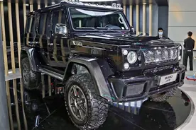 北京BJ80门桥版亮相，离地间隙480毫米，搭载五菱的3.0T六缸机图片